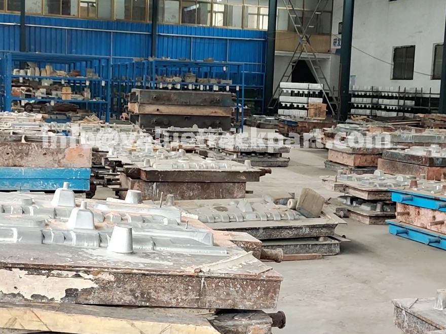 Liebherr Ltr 1220 track shoe factory